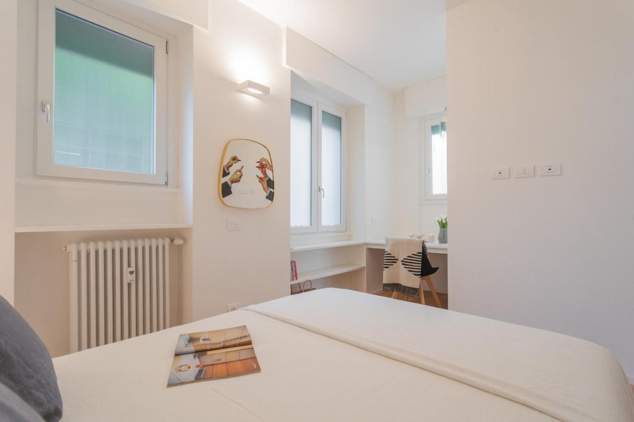 A Step From The Lake Apartment By Rent All โกโม ภายนอก รูปภาพ